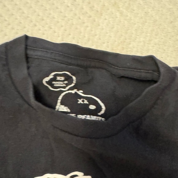 Uniqlo x Kaws Snoopy Peanuts Women’s T-shirt Size XS Black - Picture 3 of 3
